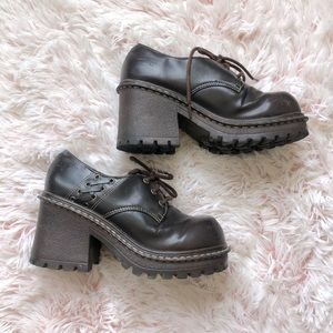 Y2K, Lei brand, brown, platform, chunky heels.